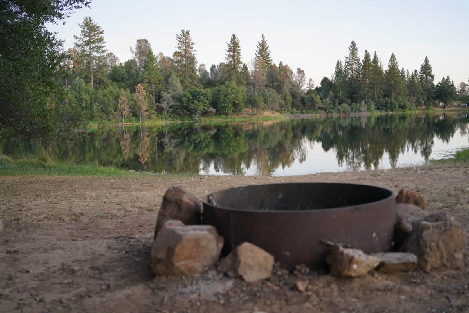 campgrounds with lakes near me