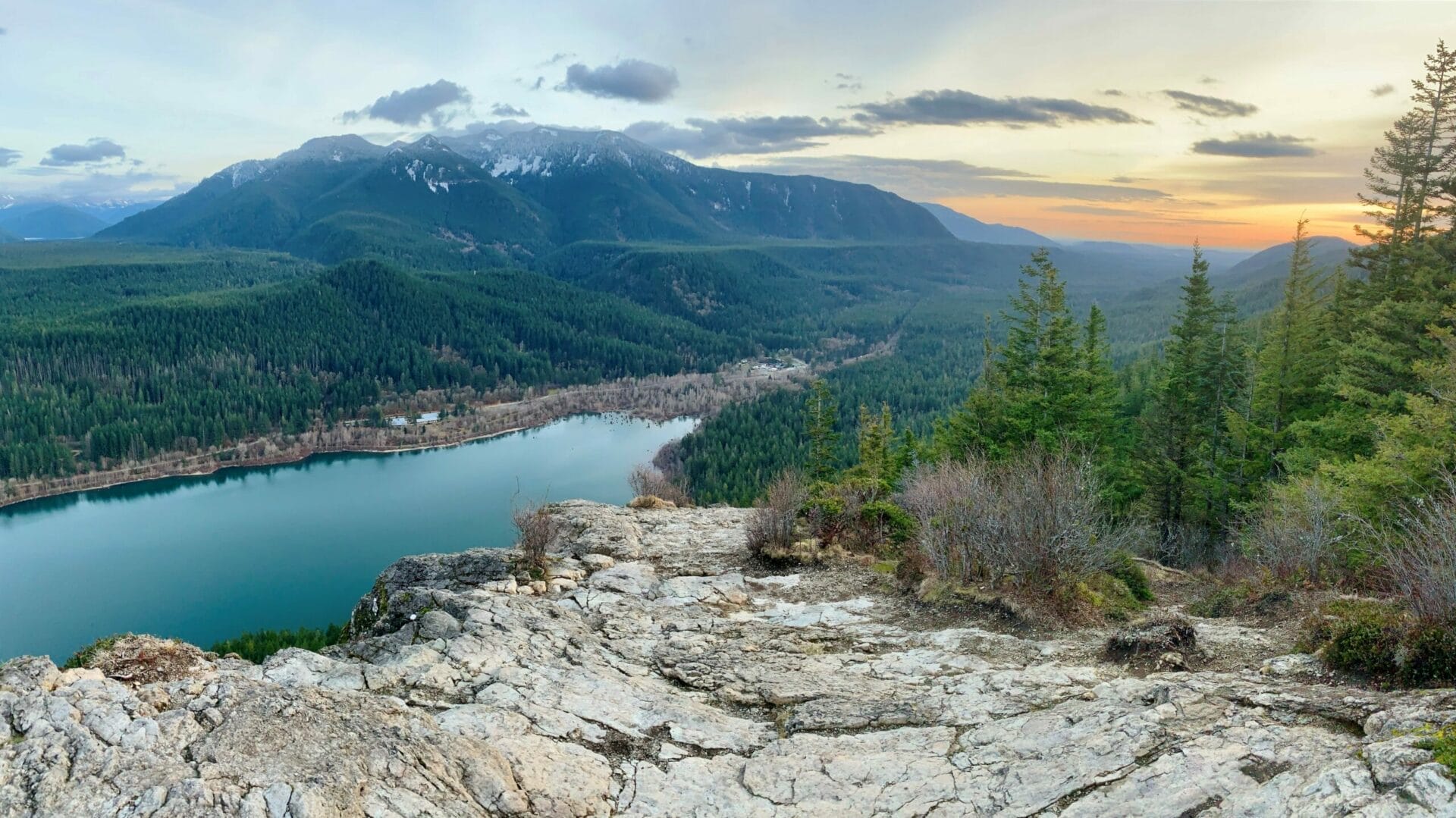 rattlesnake ledge trail